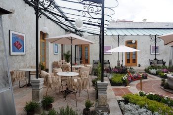 Por Los Siglos Hotel,,4 star