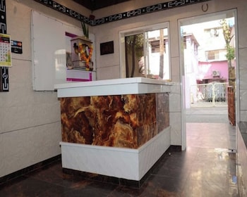 anil guest house santacruz east