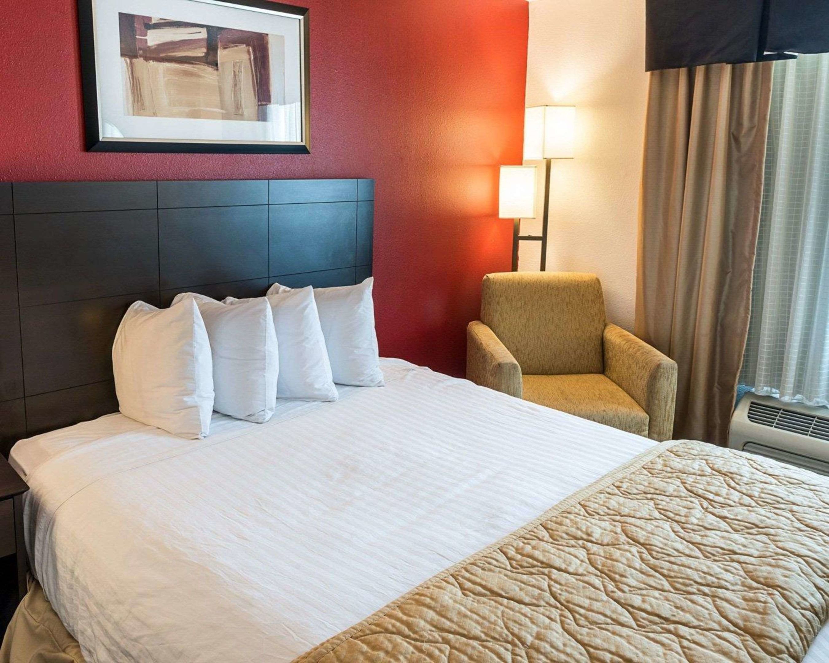 quality inn in the business district
