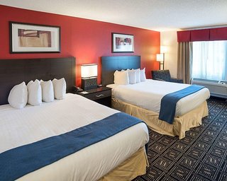 quality inn in the business district