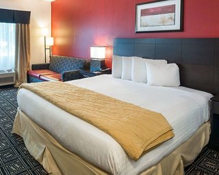 quality inn in the business district