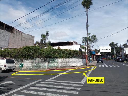 a 3 minutos del aeropuerto