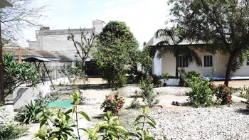 shyam luxurious huts and guest house