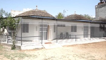 shyam luxurious huts and guest house