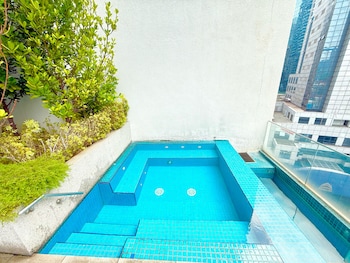 crystal suites at ramada hotel