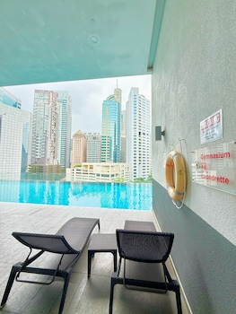 crystal suites at ramada hotel