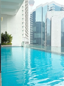 crystal suites at ramada hotel