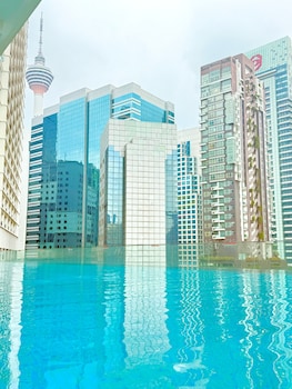 crystal suites at ramada hotel