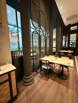 crystal suites at ramada hotel
