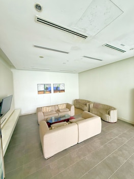 Crystal Suites At Ramada Hotel,,5 star