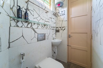 ar lighthouse bay villa by roscotel