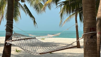 Sea Shells Beach Resort,,3 star