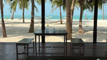 Sea Shells Beach Resort,,3 star