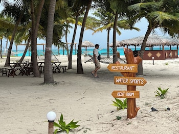Sea Shells Beach Resort,,3 star