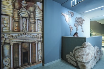 roya downtown boutique hotel