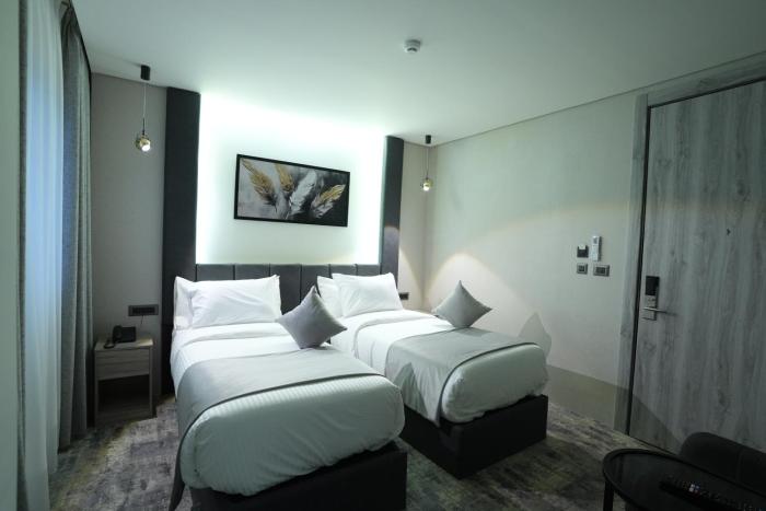 roya downtown boutique hotel