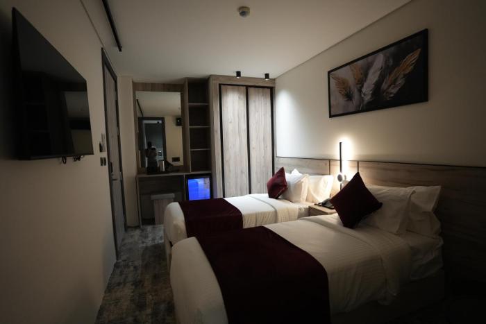 roya downtown boutique hotel