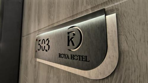 roya downtown boutique hotel