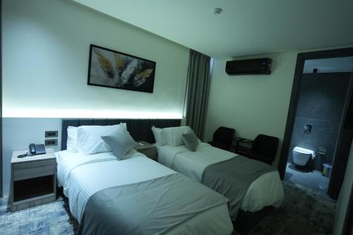 roya downtown boutique hotel
