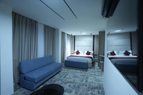 roya downtown boutique hotel