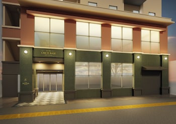 hotel cross base tosu station