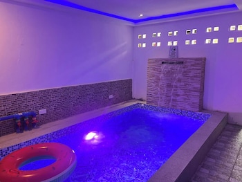 Rq Pool Villa, Angeles City,,2 star