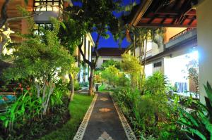 sandat hotel legian
