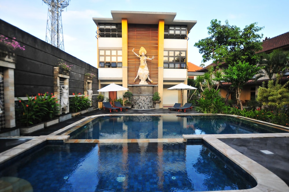 sandat hotel legian