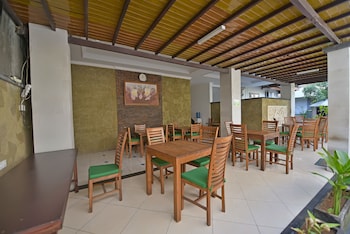 sandat hotel legian
