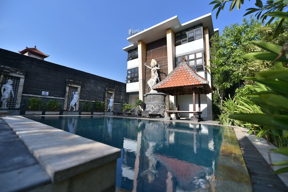 sandat hotel legian