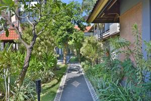 sandat hotel legian