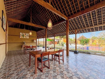 buana sari villas by agata