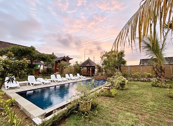 buana sari villas by agata