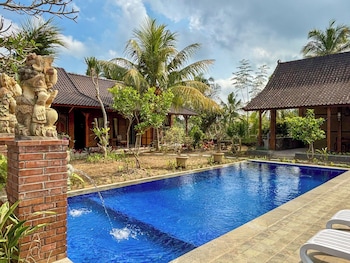 buana sari villas by agata