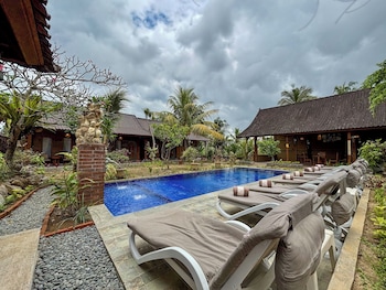 buana sari villas by agata