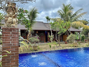 buana sari villas by agata