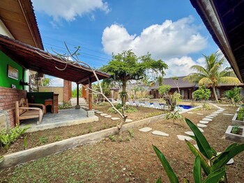 buana sari villas by agata