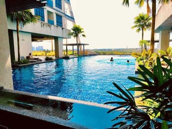 Ramada Medini,,3 star
