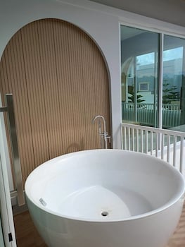hill jai poolvilla khao kho
