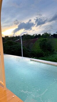 hill jai poolvilla khao kho