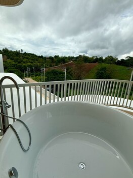 hill jai poolvilla khao kho