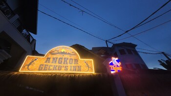 angkor geckos inn