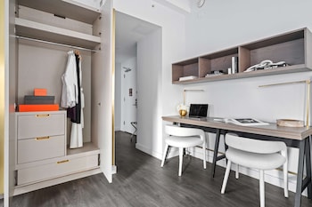 17John: Deluxe King Studio Apartment,,2 star