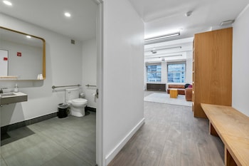 17John: Presidential King Suite With Sofa Bed,,2 star