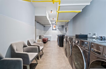 17John: Classic King Studio Apartment,,2 star