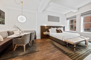17John: Grand King Studio Apartment,,2 star