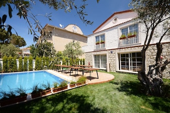 rebetiko hotel