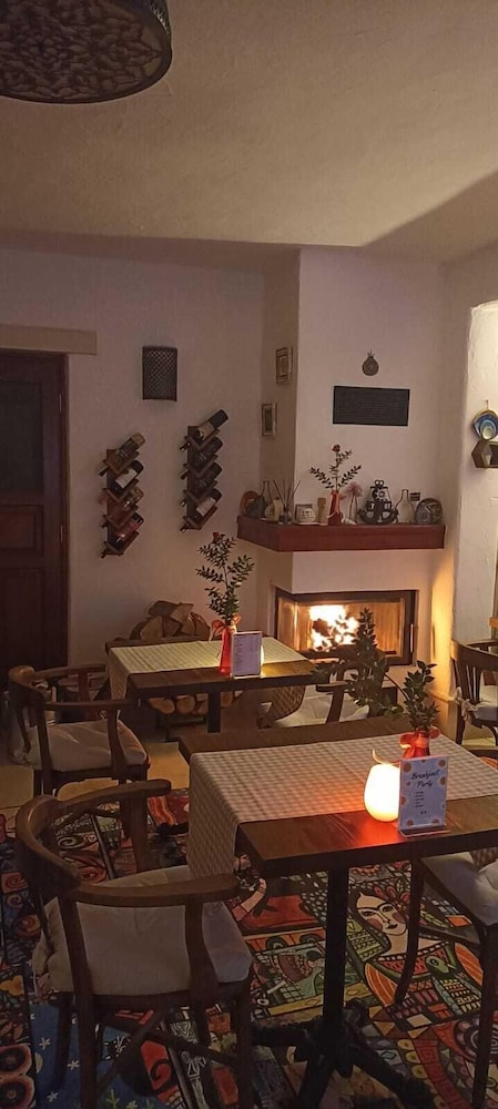 rebetiko hotel