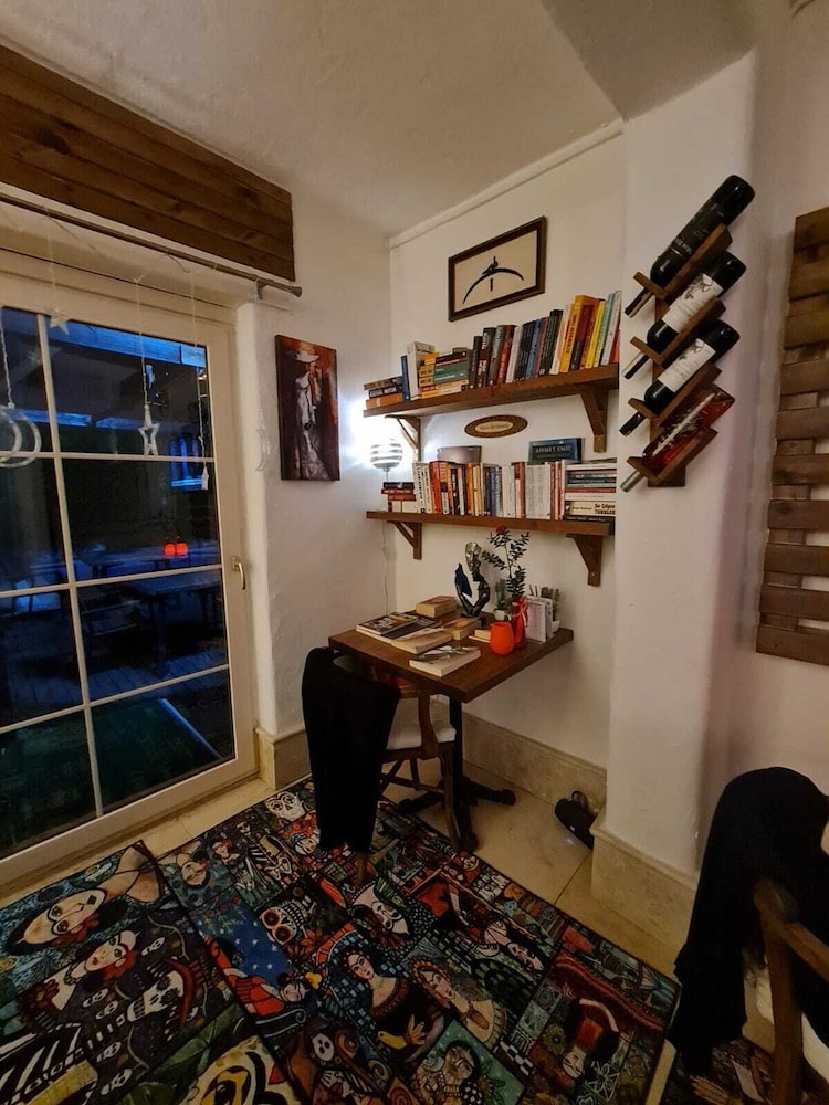rebetiko hotel
