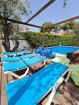 rebetiko hotel